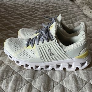 On Cloud womens cloud Tec